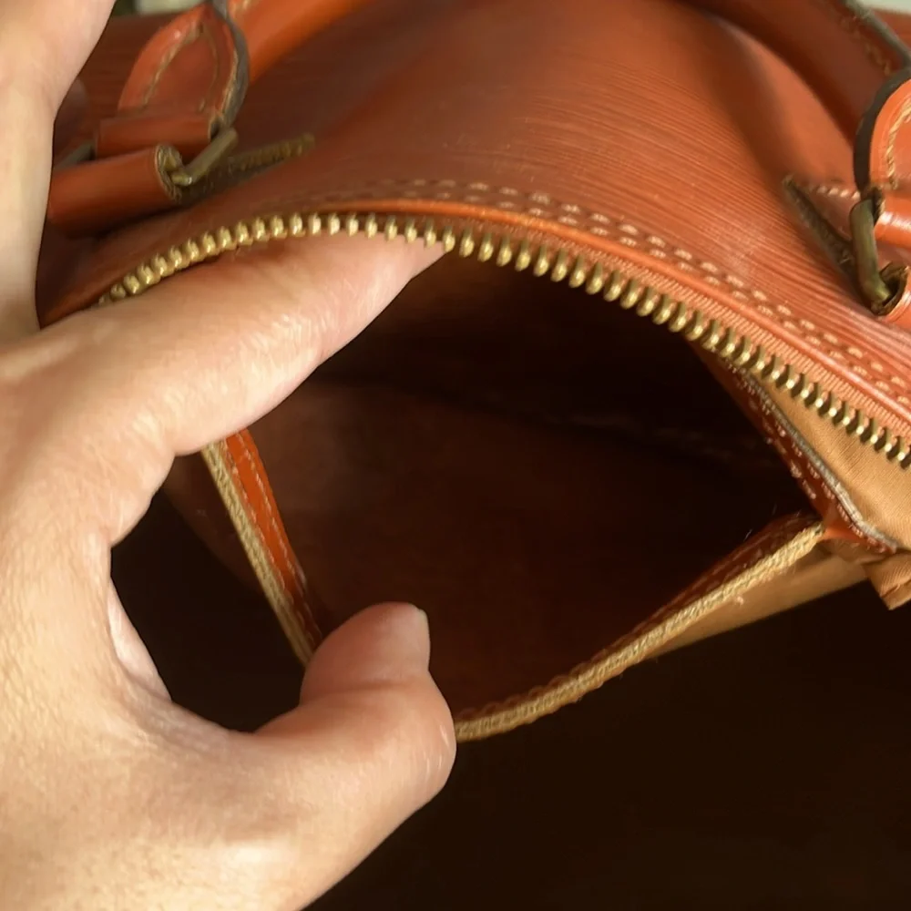 Louis Vuitton Epi Speedy 30 Brown - Picture 11 of 13